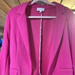 Skies are Blue Women’s Fuchsia Blazer